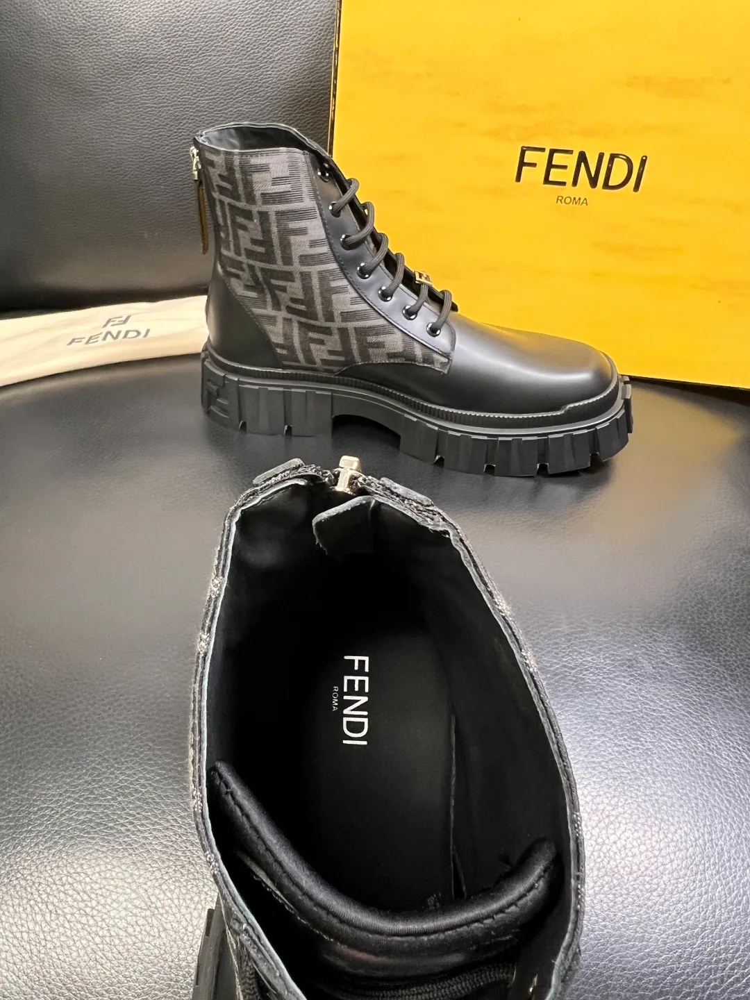 Men's shoes 💰900 FENDI High-quality top craftsmanship, Fendi boots high-top counter synchronization, original factory configuration imported Italian cowhide fly-knit fabric, imported cowhide lining, breathable and comfortable, soles: original soles specially provided by the original factory, original factory and single goods are welcome to compare, code number 39-44 (customized 38 45)